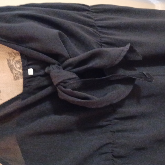 Black romper 3x ties in center of chest light weight simple runs small adj/strap - Picture 4 of 14